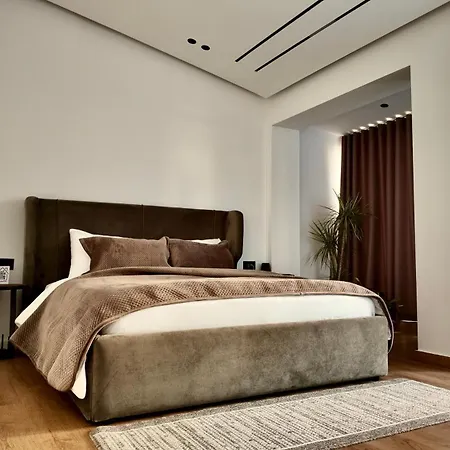Fivenco - Private W King Bed Modern アパート ティラナ