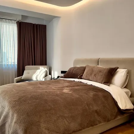 アパート Fivenco - Private W King Bed Modern ティラナ