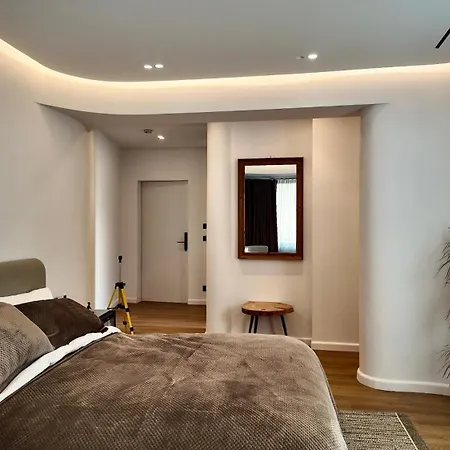 Apartment Fivenco - Private W King Bed Modern
