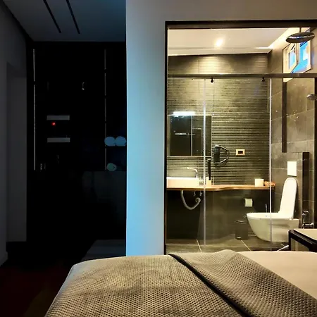 アパート Fivenco - Private W King Bed Modern ティラナ