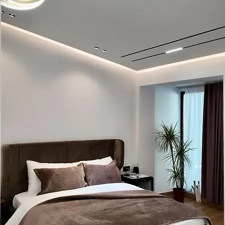 Apartment Fivenco - Private W King Bed Modern Tirana