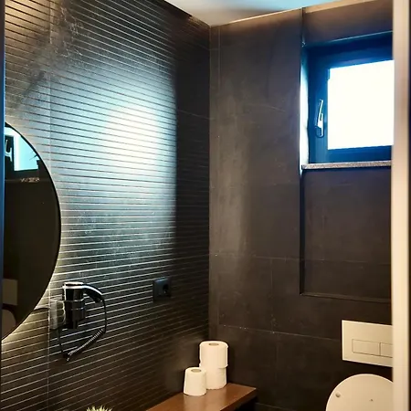 Apartment Fivenco - Private W King Bed Modern