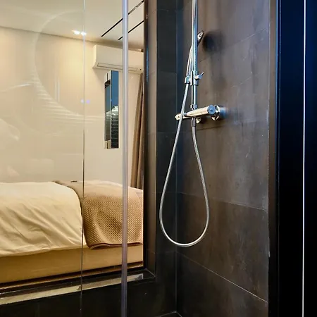 Apartment Fivenco - Private W King Bed Modern *