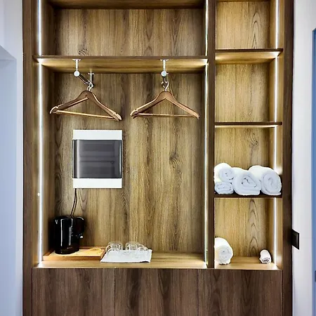 Apartment Fivenco - Private W King Bed Modern Tirana