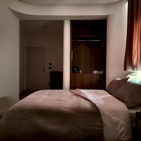 Apartment Fivenco - Private W King Bed Modern Tirana
