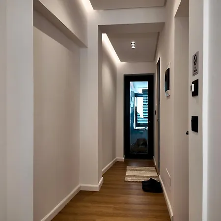 Apartment Fivenco - Private W King Bed Modern Tirana