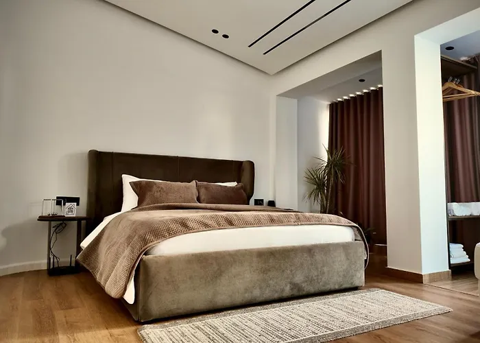 Fivenco - Private W King Bed Modern Apartment Tirana