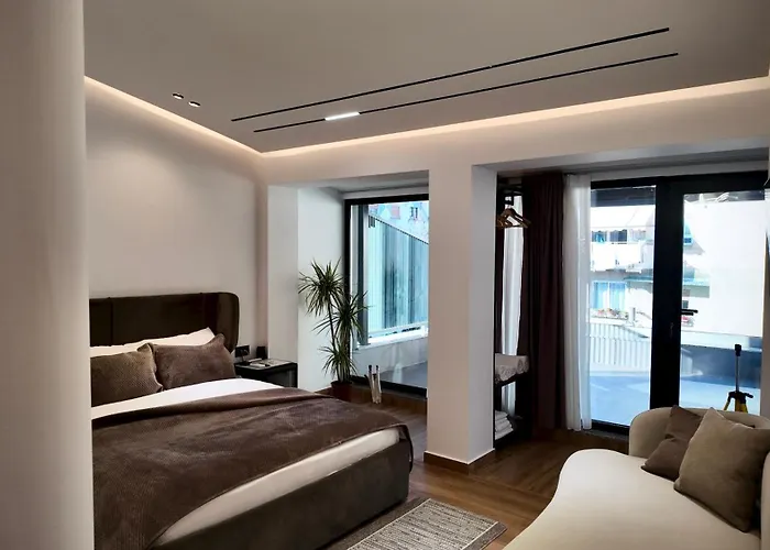 Fivenco - Private W King Bed Modern Apartament *