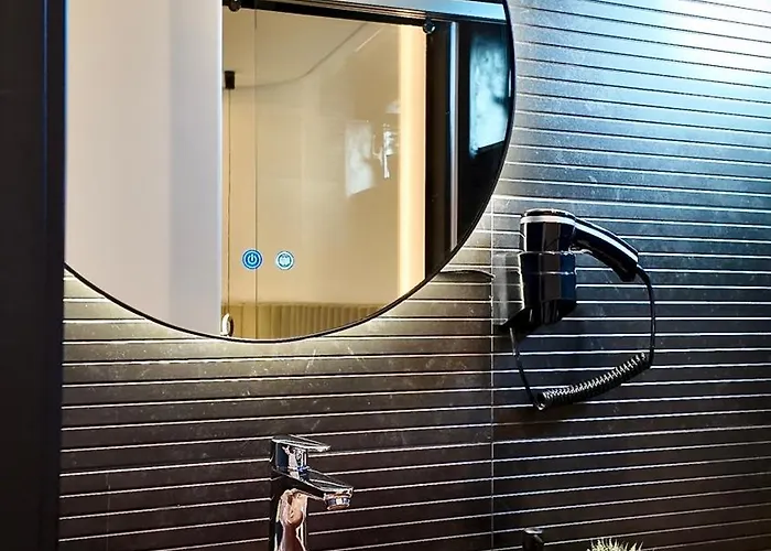 Fivenco - Private W King Bed Modern * Tirana