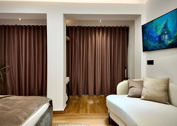 Fivenco - Private W King Bed Modern Tirana