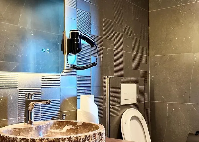 Fivenco - Private W King Bed Modern * Tirana