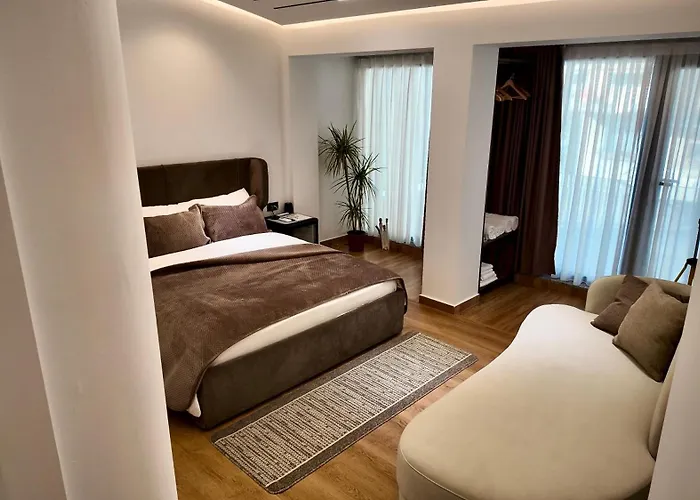 Fivenco - Private W King Bed Modern * Tirana