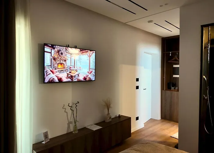 Fivenco - Private W King Bed Modern Tirana