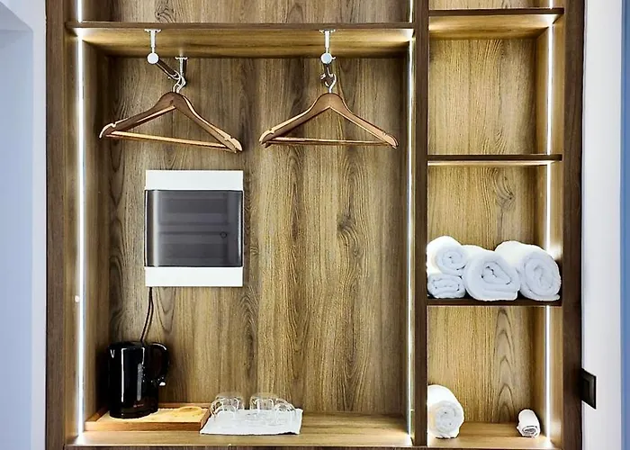 Appartement Fivenco - Private W King Bed Modern Tirana