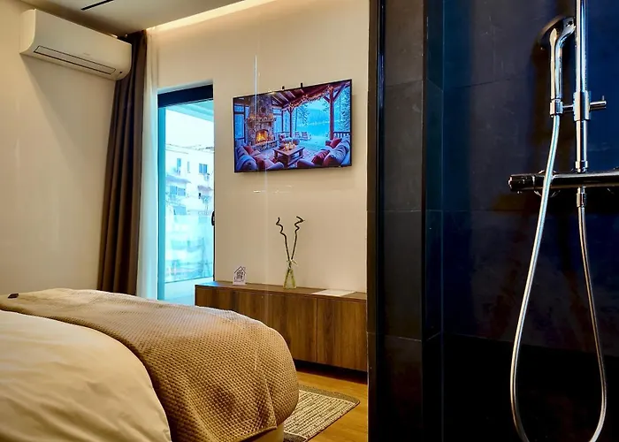 Fivenco - Private W King Bed Modern * Tirana