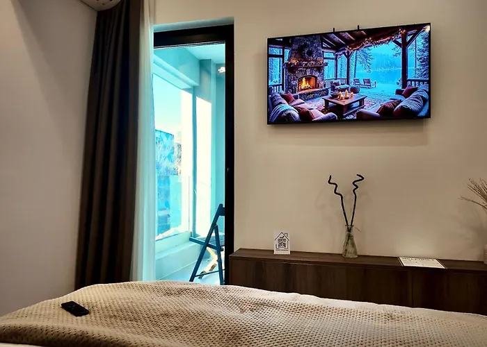 Fivenco - Private W King Bed Modern Appartement