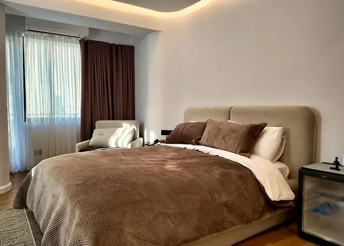 Apartment Fivenco - Private W King Bed Modern Tirana