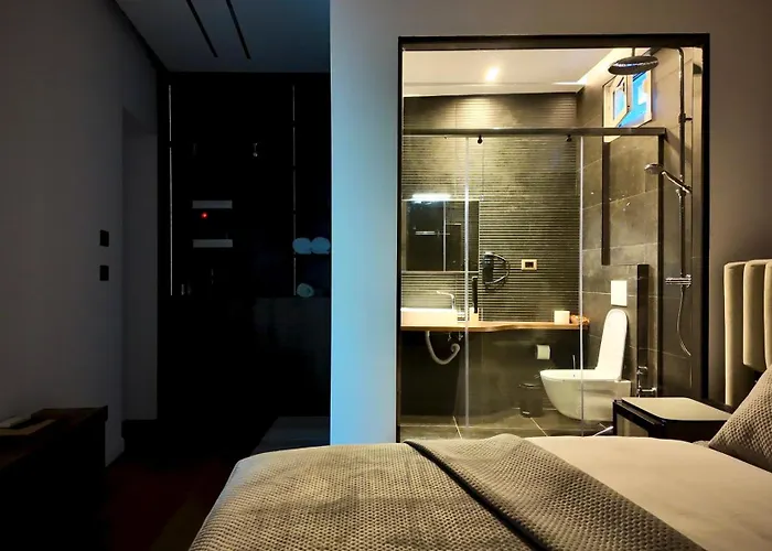 Apartment Fivenco - Private W King Bed Modern Tirana
