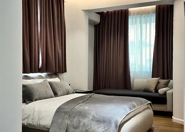 Appartement Fivenco - Private W King Bed Modern Tirana