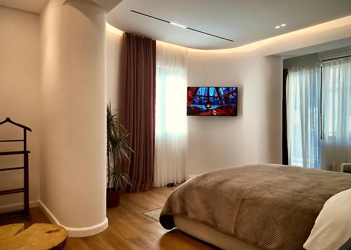 Fivenco - Private W King Bed Modern Appartement *