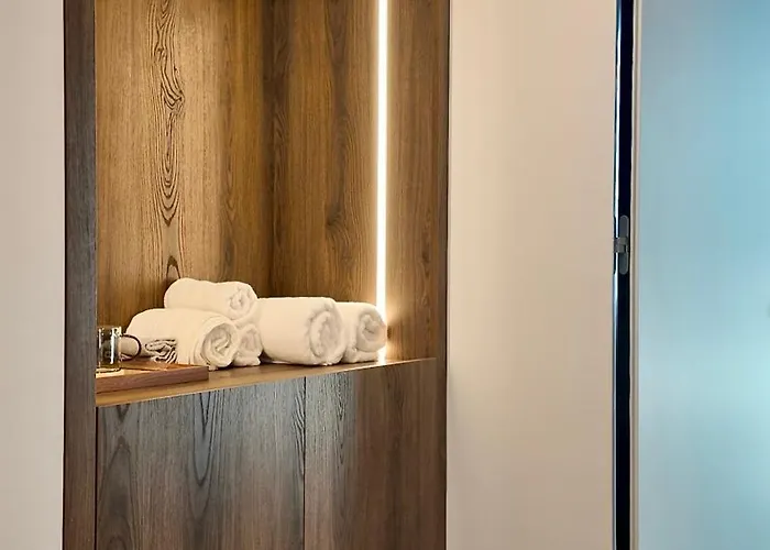 Fivenco - Private W King Bed Modern Apartment Tirana