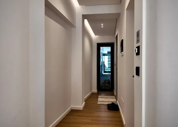 Appartement Fivenco - Private W King Bed Modern Tirana