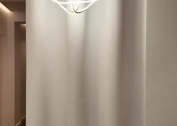 Fivenco - Private W King Bed Modern *