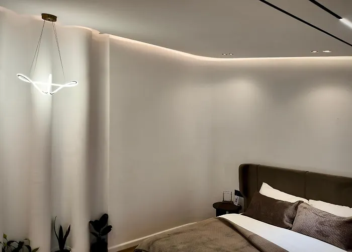 Fivenco - Private W King Bed Modern * Tirana